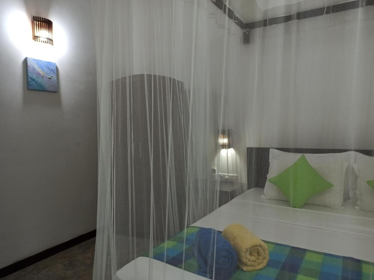 Butterfly Jewel Bed and Breakfast Unawatuna Eksteriør billede
