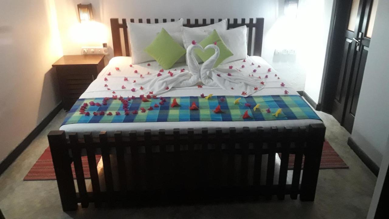 Butterfly Jewel Bed and Breakfast Unawatuna Eksteriør billede