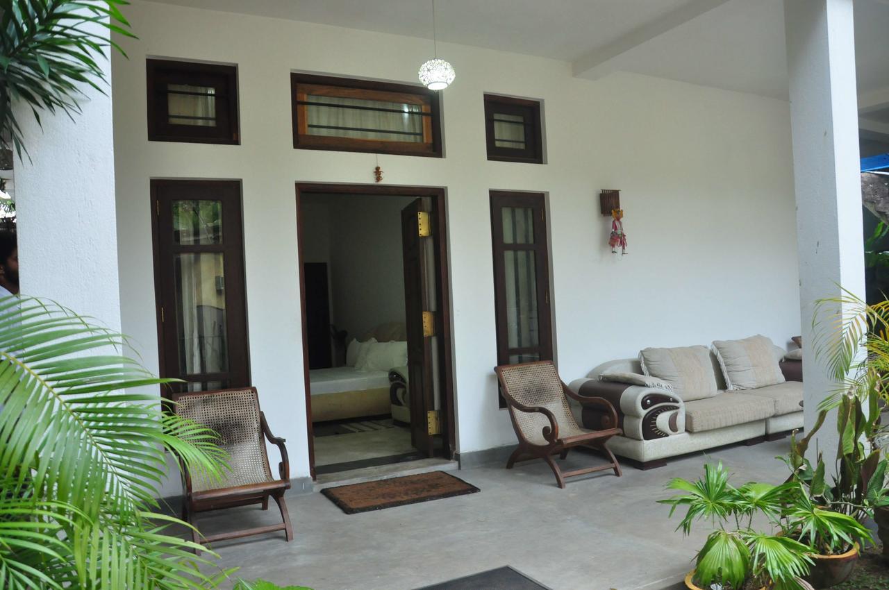 Butterfly Jewel Bed and Breakfast Unawatuna Eksteriør billede