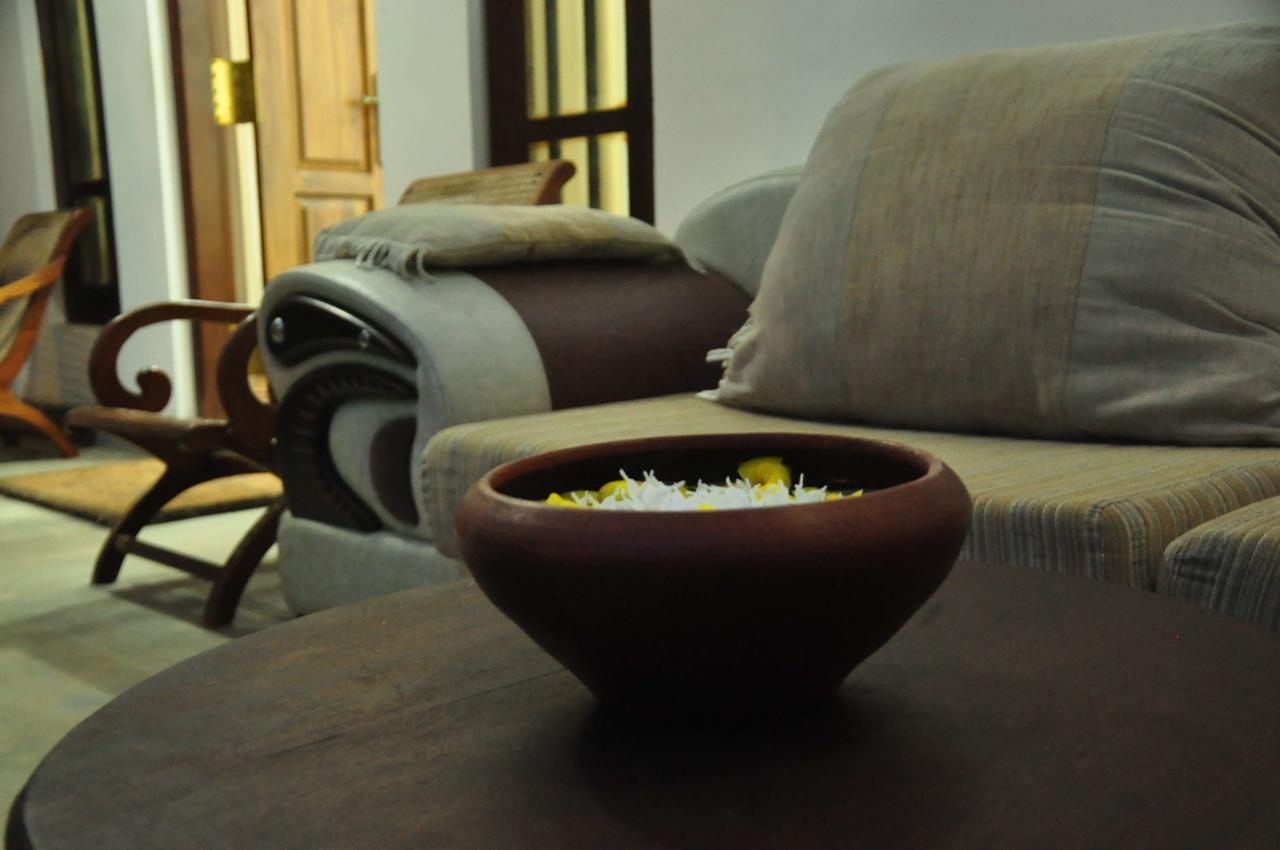 Butterfly Jewel Bed and Breakfast Unawatuna Eksteriør billede