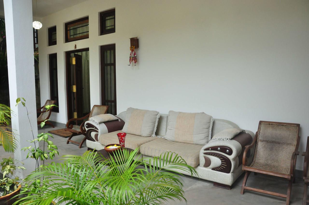 Butterfly Jewel Bed and Breakfast Unawatuna Eksteriør billede